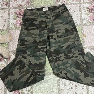 Universal Thread Women's Wide Leg Cargo Pants in Green Camo